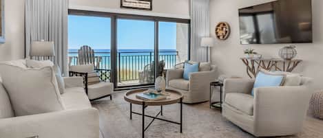 Condo, Multiple Beds, Patio, Ocean View (Palms C7) | Living area