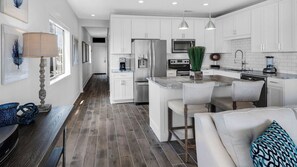 Condo, Multiple Beds, Balcony, Ocean View (Palms B9) | Private kitchen