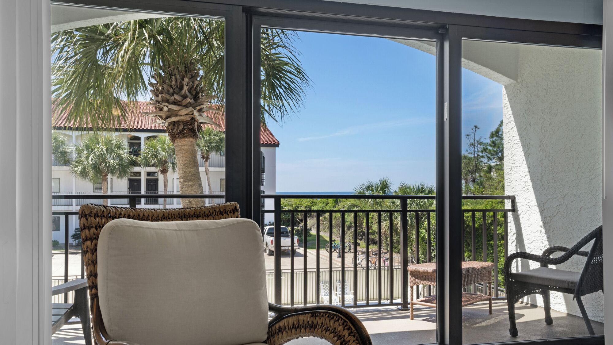 Condo, Multiple Beds, Balcony, Partial Ocean View (Palms B5) | Interior