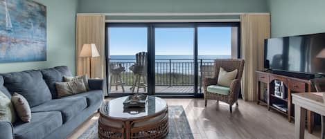 Condo, Multiple Beds, Patio, Ocean View (Palms C8) | Living area