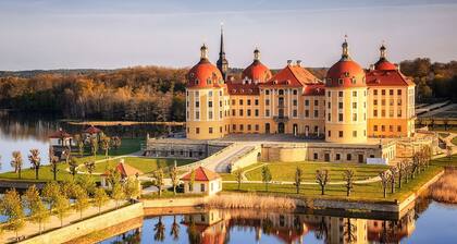 Ferienwohnung 'Geräumige Moderne 3 Raumwohnung' mit Gemeinschaftsterrasse und WLAN
