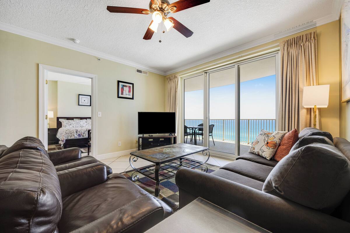 Condo, Multiple Beds, Balcony, Ocean View (Ocean Villa 1103) | Living area | 42-inch flat-screen TV with digital channels