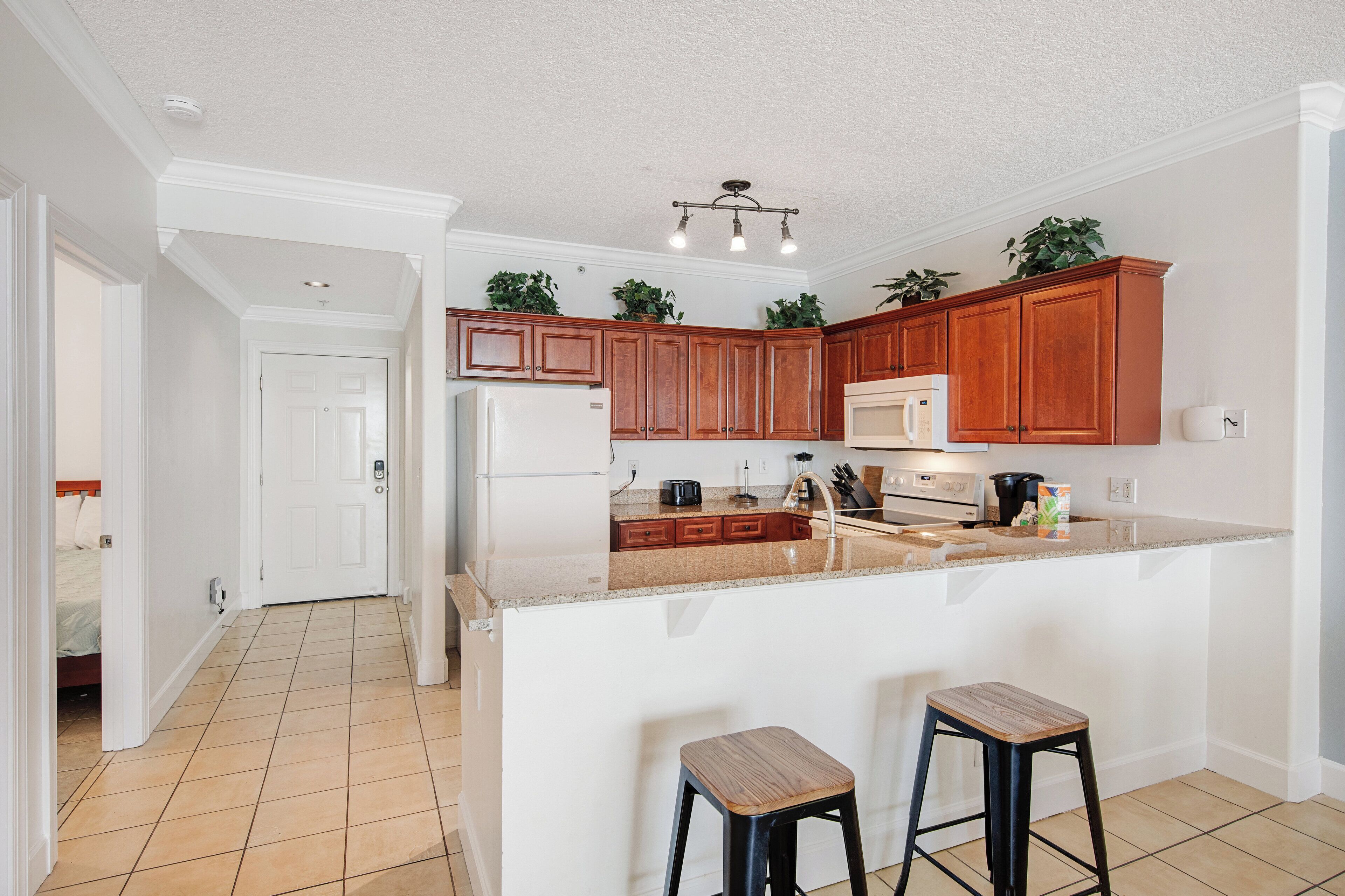 公寓式客房, 多张床, 阳台, 海洋景观 (Ocean Villa 502 - No Pets Allowed) | 私人厨房 | 冰箱、微波炉、烤箱、炉灶