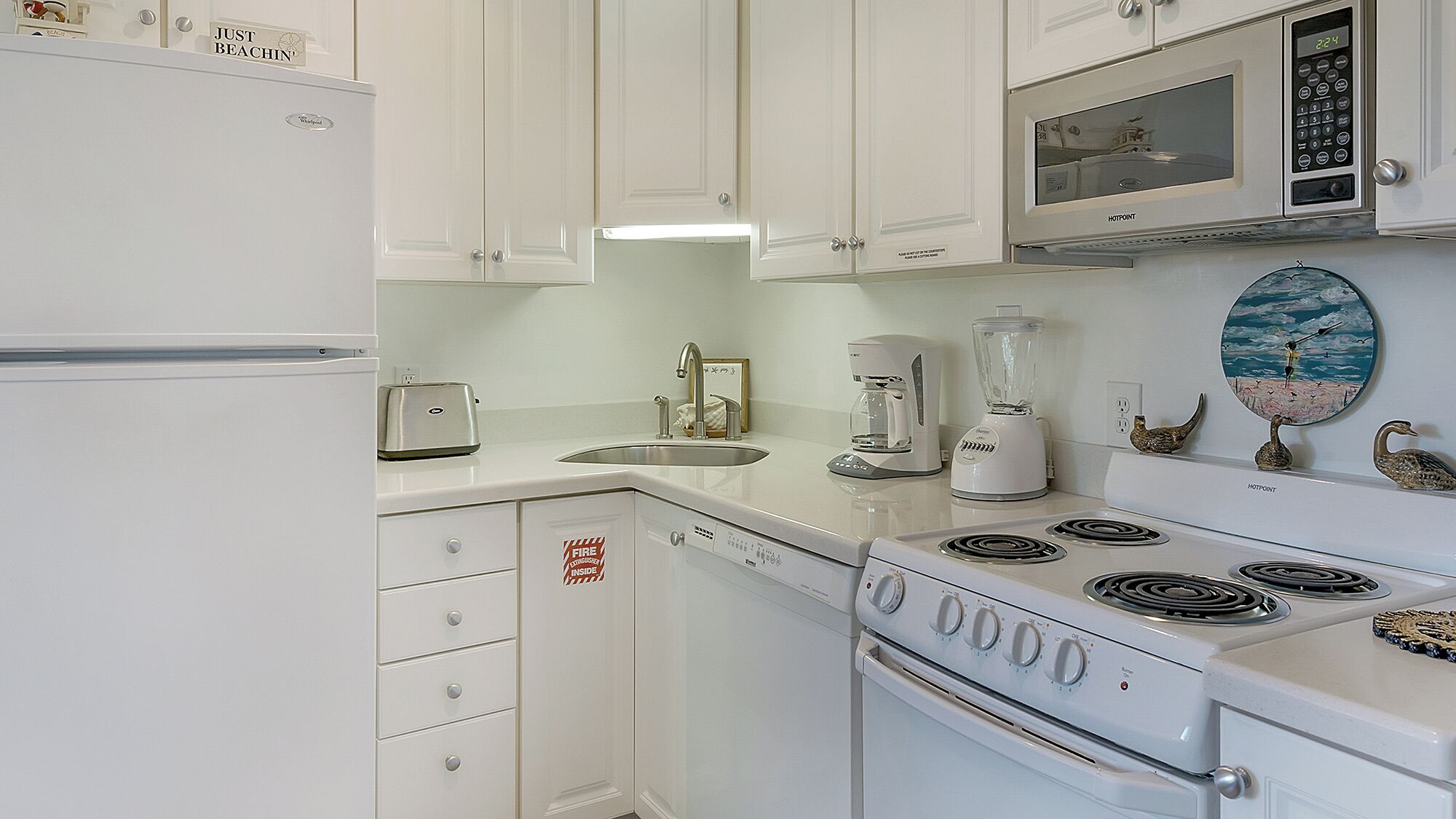 Studio Suite, 1 Queen Bed with Sofa bed, Patio, Garden View (Hidden Beach 117) | Private kitchen | Fridge, microwave, oven, stovetop