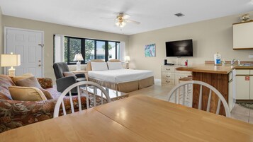 Studio Suite, Balcony, Garden View (Hidden Beach 235) | 1 bedroom, individually decorated, individually furnished
