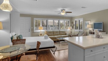 1 habitación, decoración personalizada y muebles diferentes 