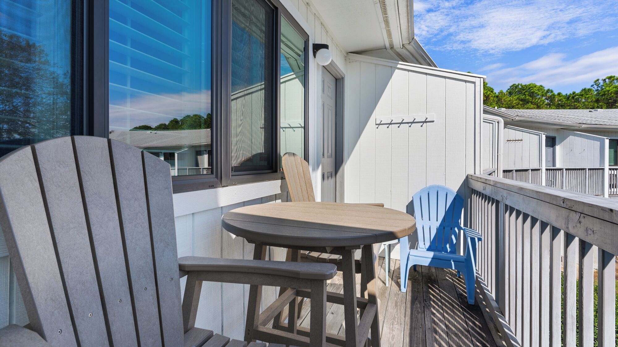 Studio Suite, 1 Queen Bed with Sofa bed, Patio, Pool View (Hidden Beach 216) | Outdoor dining