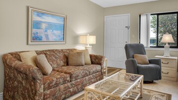 Studio Suite, Balcony, Garden View (Hidden Beach 235) | Living area | 42-inch flat-screen TV with digital channels