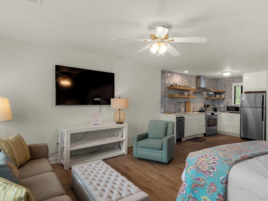 Studio Suite, 1 Queen Bed with Sofa bed, Balcony, Garden View (Hidden Beach 219) | 1 bedroom, individually decorated, individually furnished