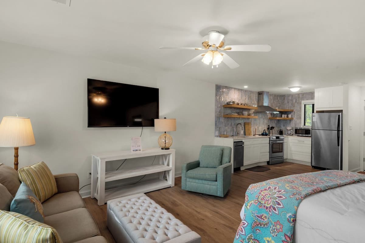 Studio Suite, 1 Queen Bed with Sofa bed, Balcony, Garden View (Hidden Beach 219) | 1 bedroom, individually decorated, individually furnished