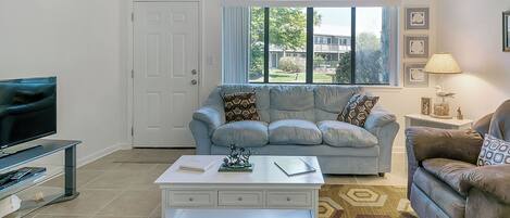 Studiosuite, 1 Queen-Bett und Schlafsofa, Terrasse, Gartenblick (Hidden Beach 117) | Ausblick vom Zimmer