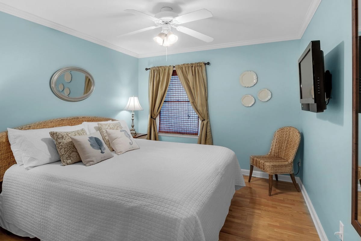 1 habitación, decoración personalizada y muebles diferentes