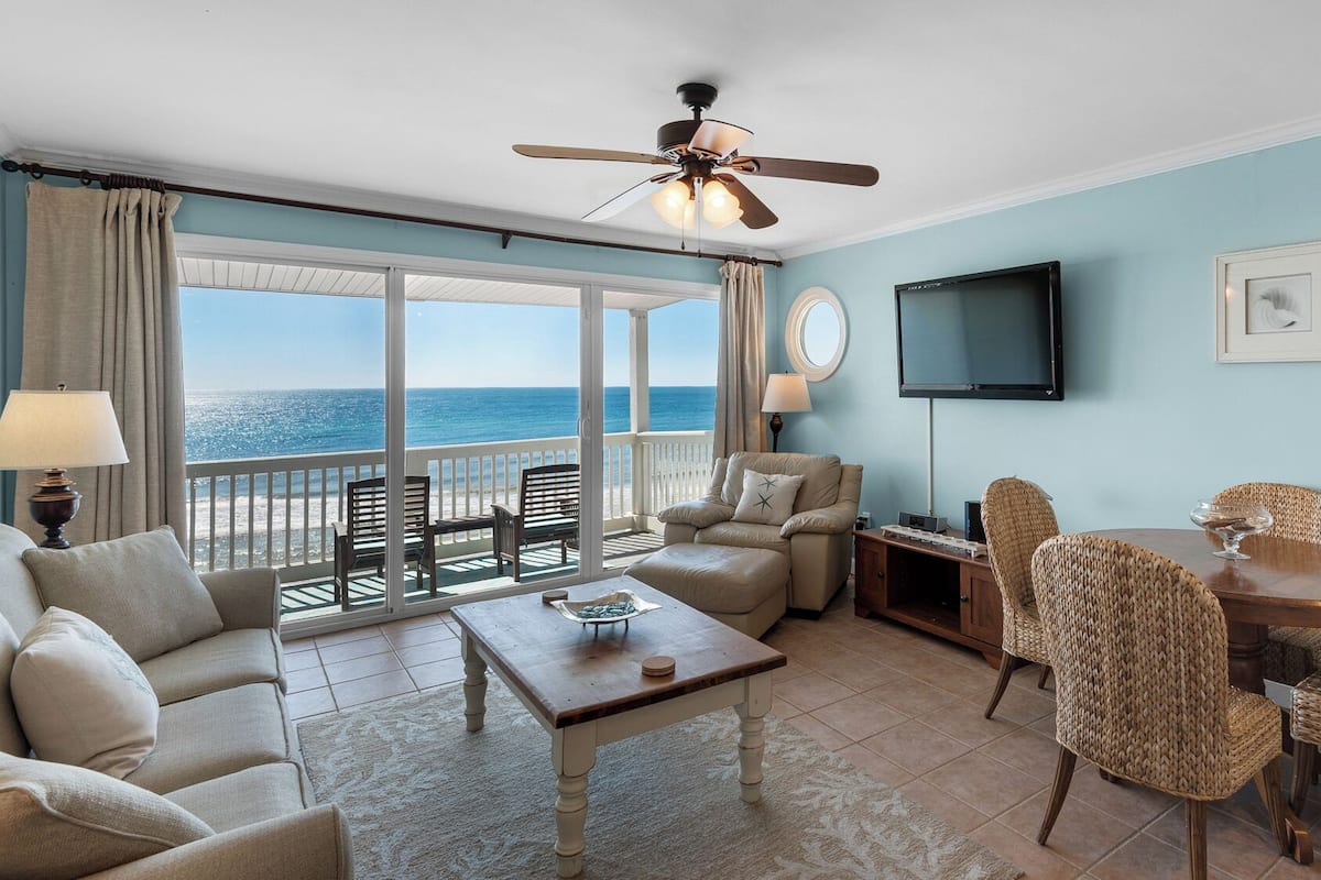 Condo, Multiple Beds, Balcony, Ocean View (Mistral 10) | Living area | 42-inch flat-screen TV with digital channels