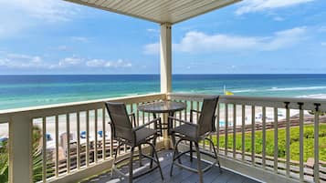 Condo, Multiple Beds, Balcony, Ocean View (Mistral 12) | Outdoor dining