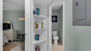 Interior - Mistral (Panama City Beach)