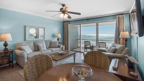 42-inch flat-screen TV with digital channels - Mistral (Panama City Beach)