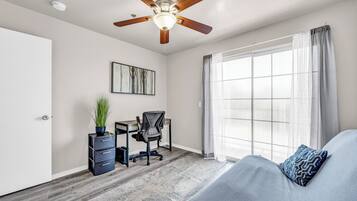 2 bedrooms, iron/ironing board, Internet