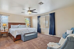 3 bedrooms, iron/ironing board, WiFi, bed sheets - Gilbert's Hidden Gem/Pickleball (Gilbert)