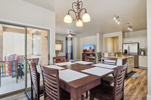 Dining - Gilbert's Hidden Gem/Pickleball (Gilbert)