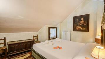 3 bedrooms, bed sheets