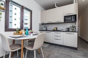 Familienstudio (Always Traveling Near The City Center) | Eigene Küche