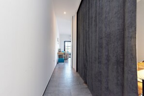 Studio Keluarga (Always Traveling Near The City Center) | Interior