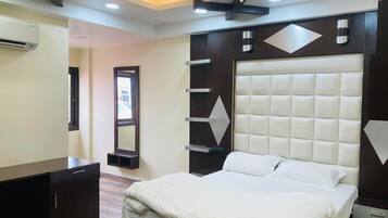 Free WiFi, bed sheets