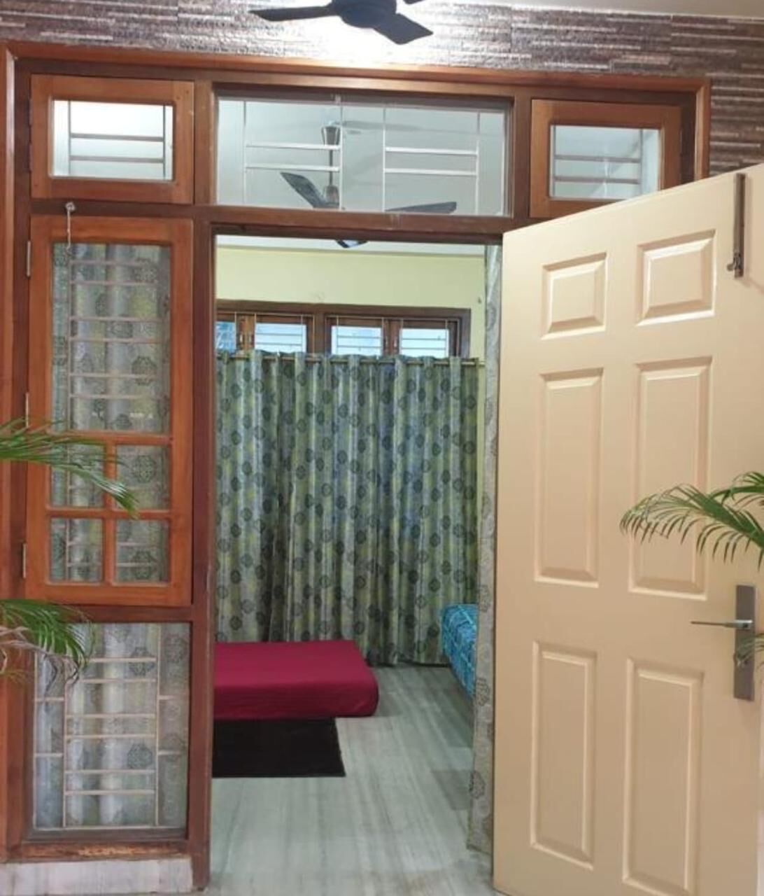 4 chambres, fer et planche à repasser, Wi-Fi, draps fournis