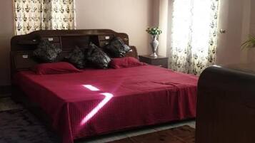 4 Schlafzimmer, Bügeleisen/Bügelbrett, WLAN, Bettwäsche