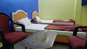 Free WiFi, bed sheets - Meera motel Begusarai (Begusarai)