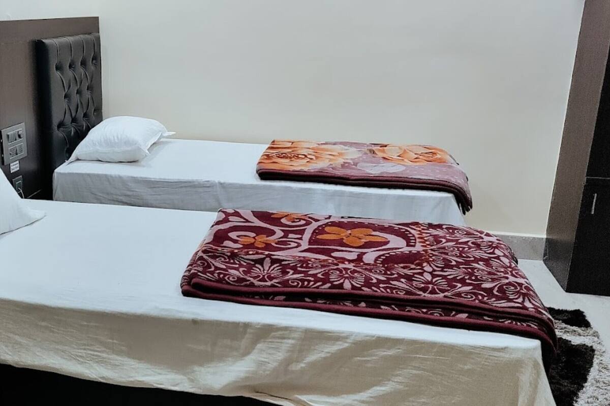 Standard Triple Room | WiFi (free), bed sheets