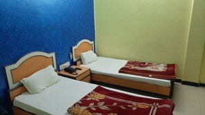 Free WiFi, bed sheets - Meera motel Begusarai (Begusarai)