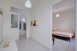 Apartamento familiar, varias habitaciones (Serendipity Spiaggia E Porto Sole) | 2 dormitorios, tabla de planchar con plancha, ropa de cama