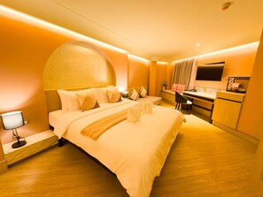 Grand Executive Room with bathtub | 浴室 | 吹風機、拖鞋