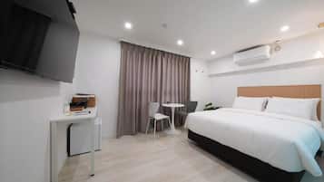 Deluxe Double Room, City View | Premium bedding, down comforters, memory foam beds, laptop workspace