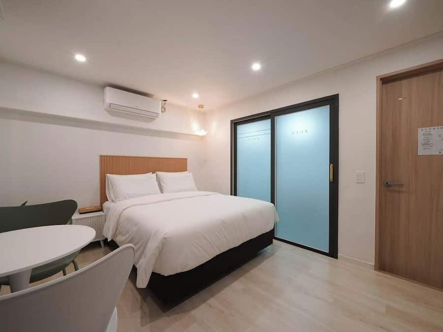 Habitación Deluxe doble, vistas a la ciudad | Ropa de cama de alta calidad y edredones de plumas