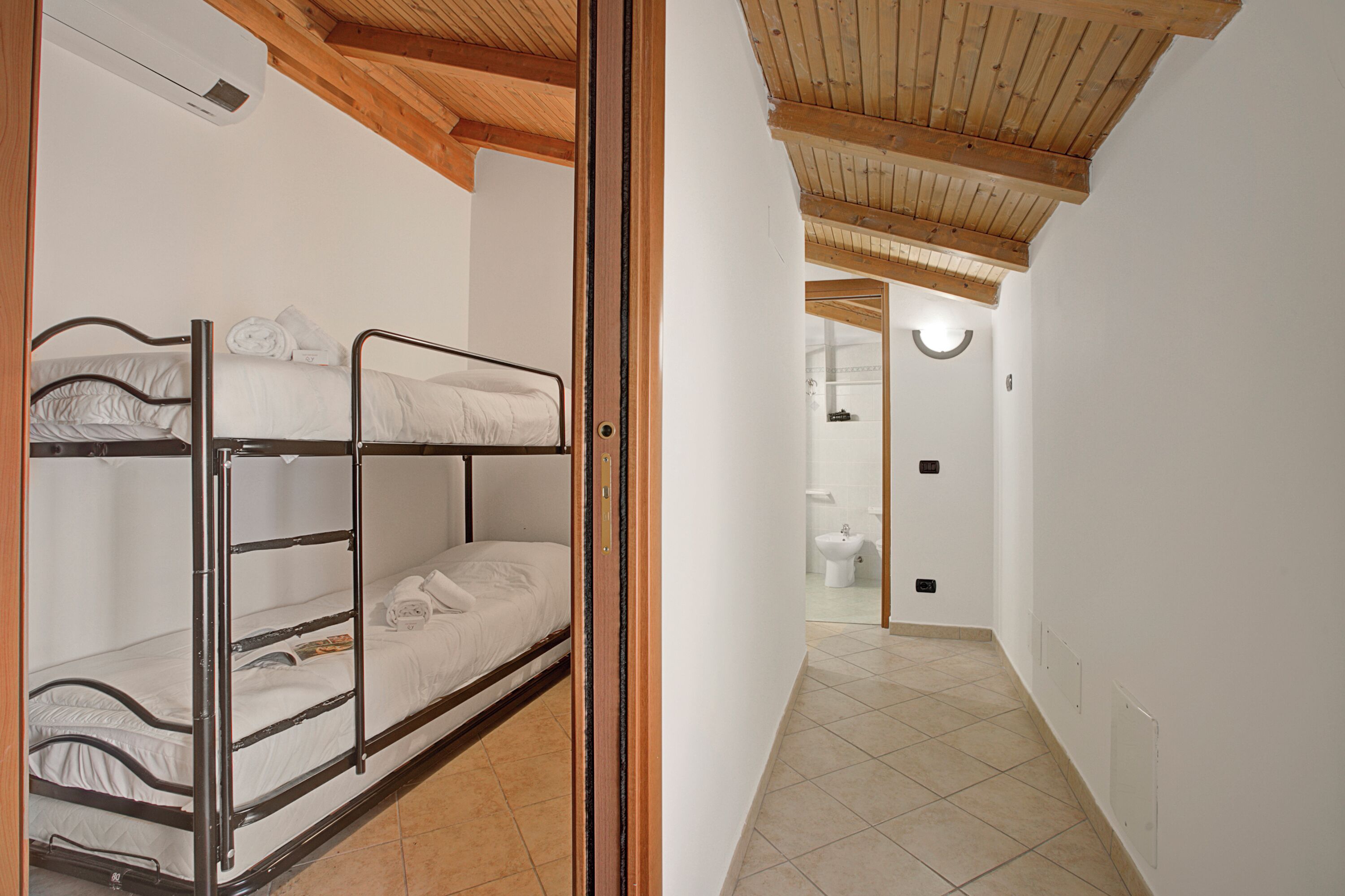 Perhehuoneisto, useita makuuhuoneita (Queen Elena Home Centro Sanremo) | 2 makuuhuonetta, silitysrauta/-lauta, ilmainen Wi-Fi, vuodevaatteet