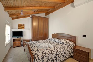 2 soverom, strykejern/-brett, wi-fi (inkludert) og sengetøy