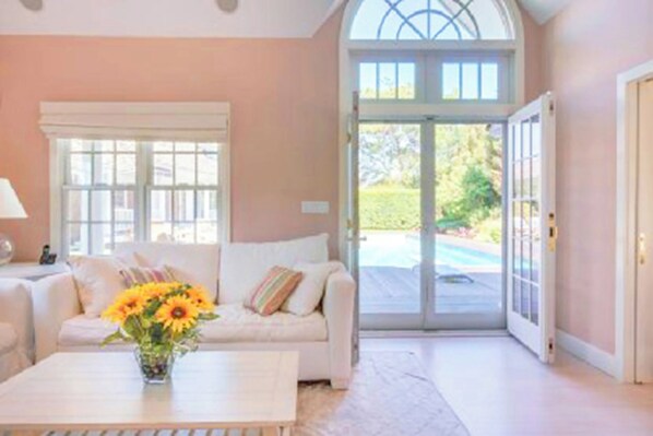 Villa, Courtyard Area | Living area - Villa Victoria (Bridgehampton)