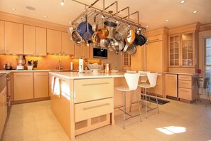 Private kitchen - Villa Victoria  (Bridgehampton)