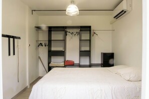 1 chambre, fer et planche à repasser, Wi-Fi, draps fournis