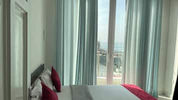 3 habitaciones, tabla de planchar con plancha, wifi y ropa de cama