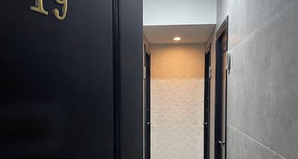 5mins to Austin MTR, West Kowloon station