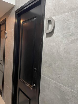 Interior - 5mins to Austin MTR, West Kowloon station (Jordan)