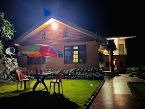 Front of property - evening/night - Grace homestay Sadam (Namchi)