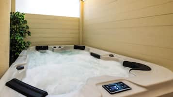 Luxury Double Room | Private spa tub