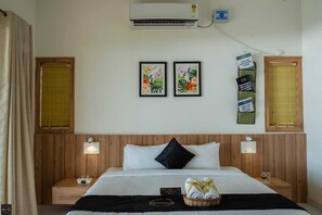 2 bedrooms, WiFi, bed sheets - Reunion Ocean Elite-Beach Houses (Thonse West)