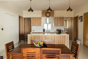 Dining - Reunion Ocean Elite-Beach Houses (Thonse West)