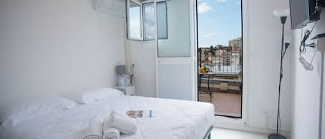 1 bedroom, iron/ironing board, bed sheets