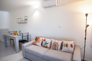 Flat-screen TV - Sea View Historic Center (Sanremo)